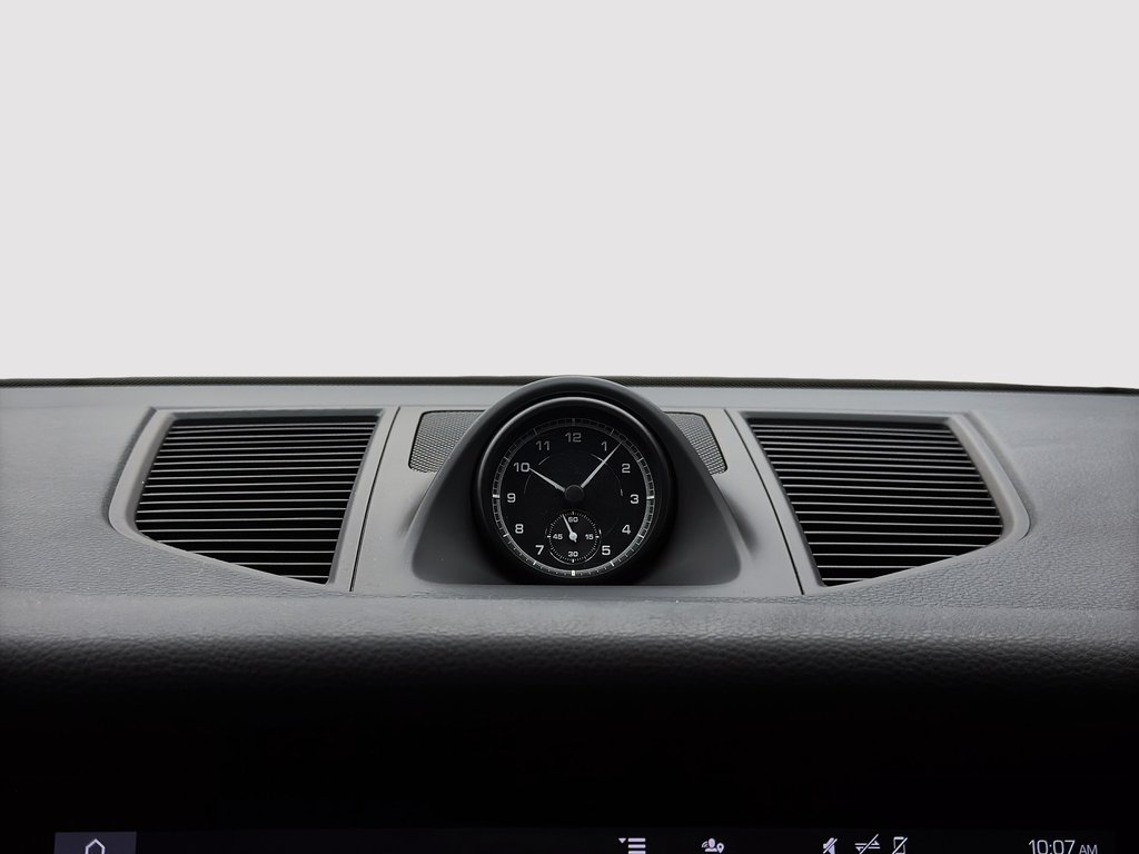 2024 Porsche Macan Premium Package Plus in Laval, Quebec - 18 - w1024h768px