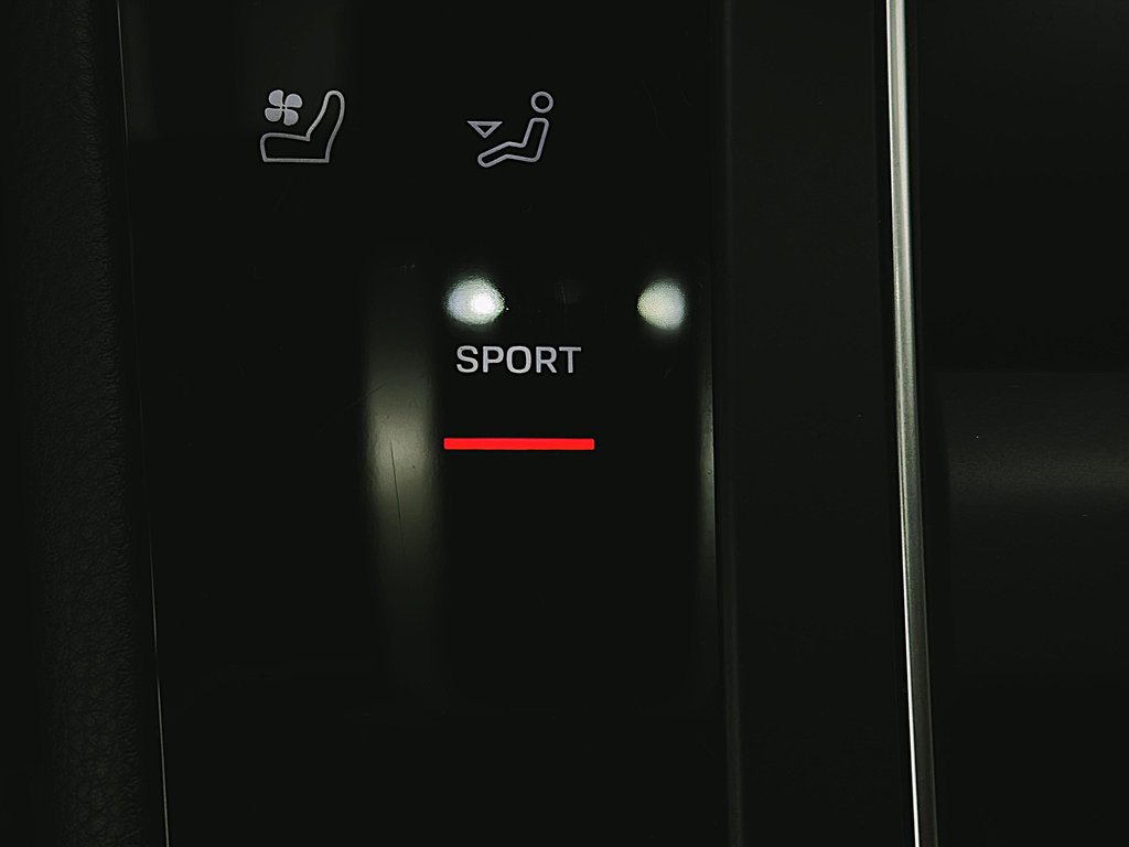 2024 Porsche Macan Premium Package Plus in Laval, Quebec - 20 - w1024h768px