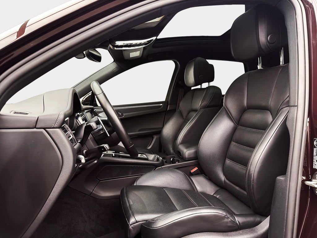 2024 Porsche Macan Premium Package Plus in Laval, Quebec - 20 - w1024h768px