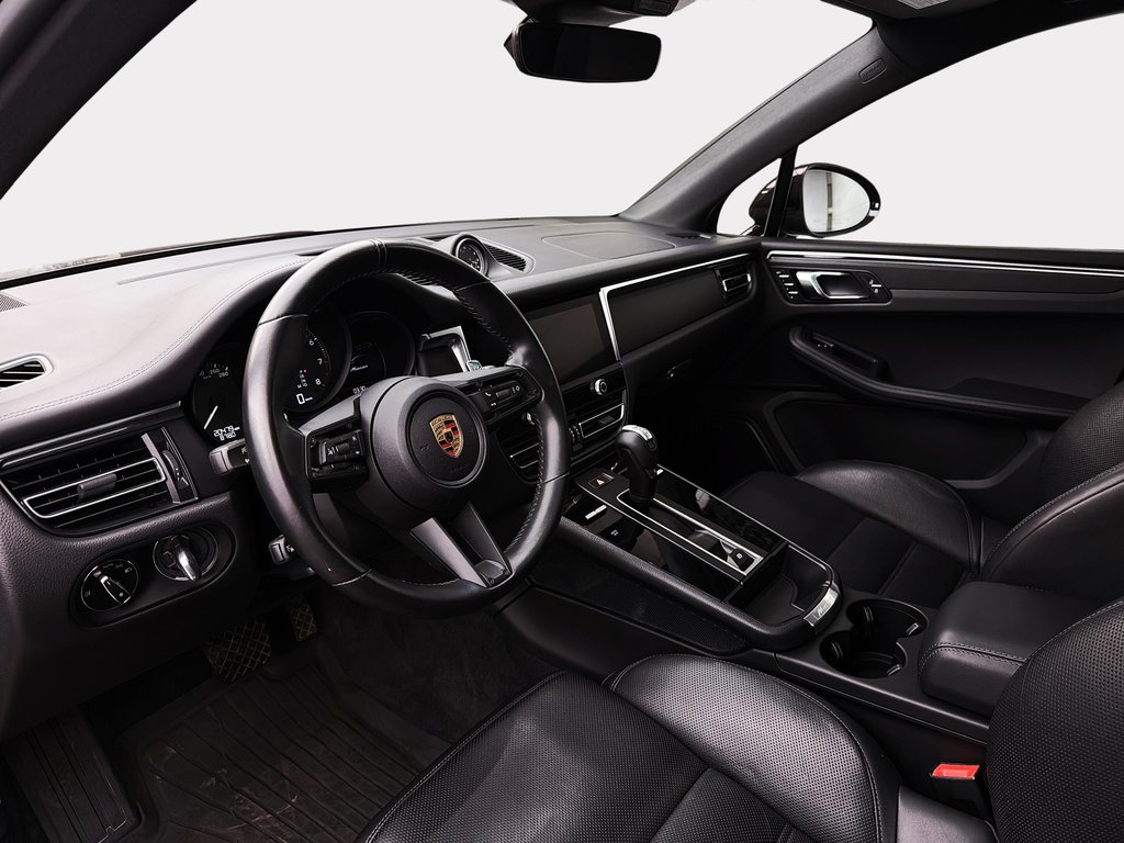 2024 Porsche Macan Premium Package Plus in Laval, Quebec - 25 - w1024h768px