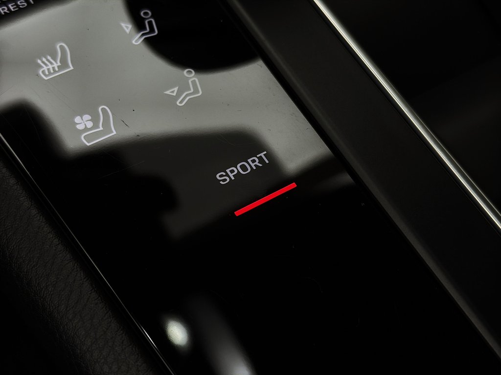 2024 Porsche Macan Premium Package Plus in Laval, Quebec - 18 - w1024h768px