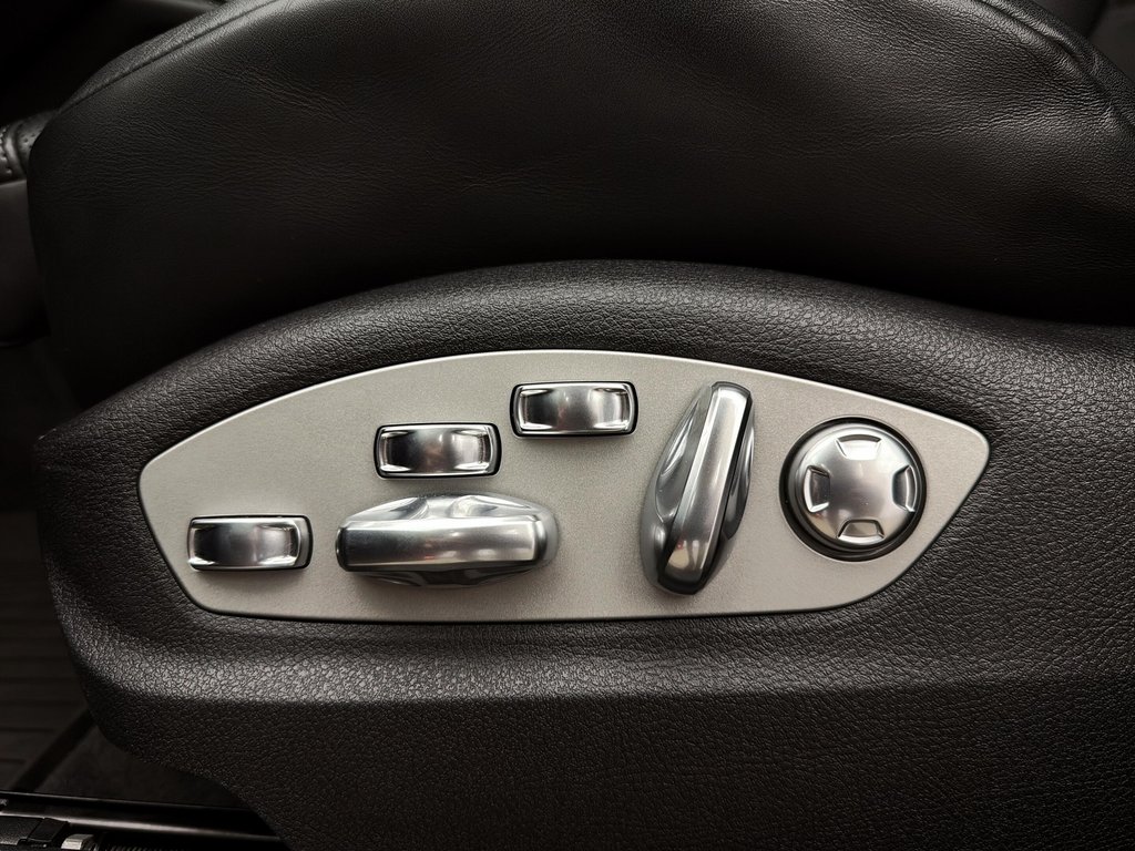 2024 Porsche Macan Premium Package Plus in Laval, Quebec - 26 - w1024h768px