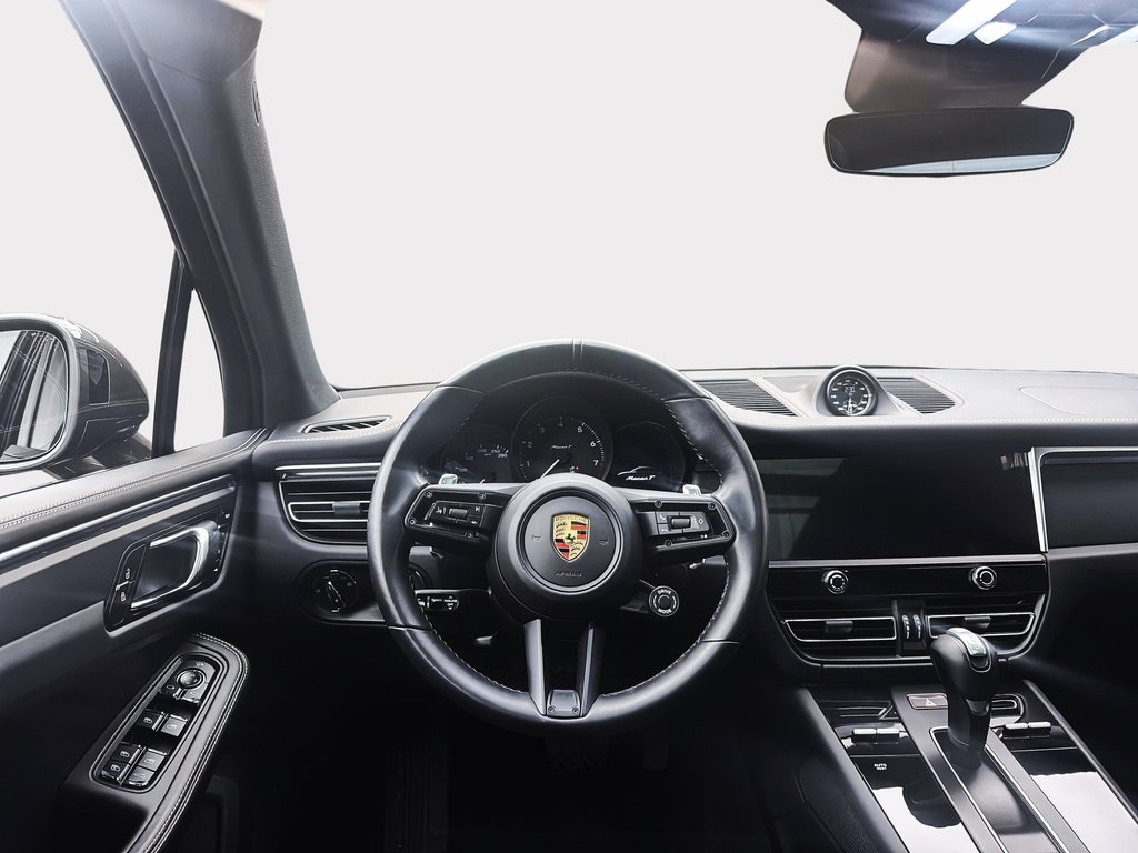 2024 Porsche Macan T AWD in Laval, Quebec - 15 - w1024h768px