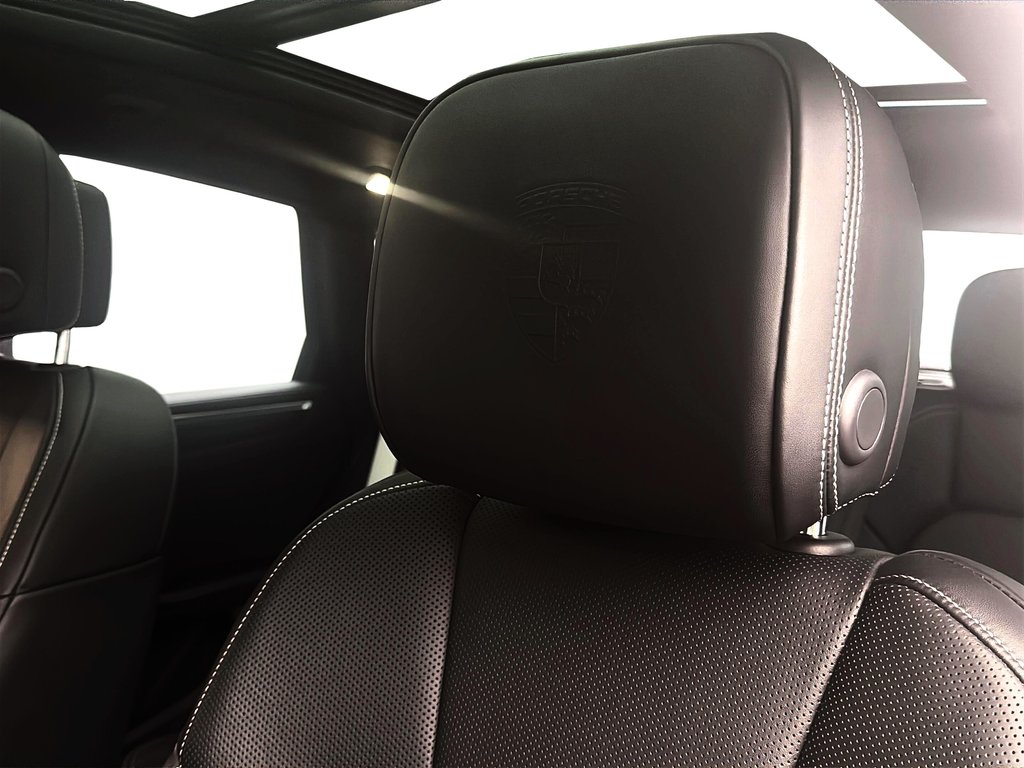 2024 Porsche Macan T AWD in Laval, Quebec - 25 - w1024h768px
