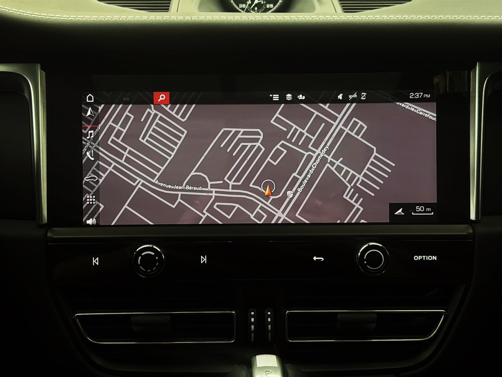 2024 Porsche Macan T AWD in Laval, Quebec - 23 - w1024h768px