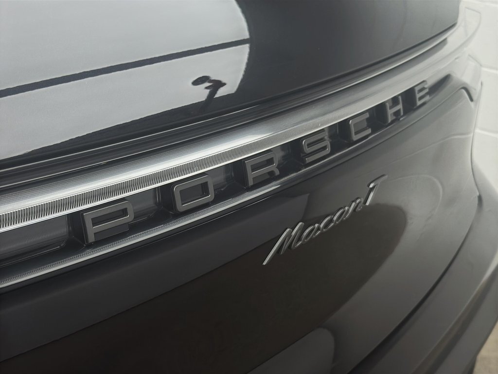 2024 Porsche Macan T AWD in Laval, Quebec - 8 - w1024h768px
