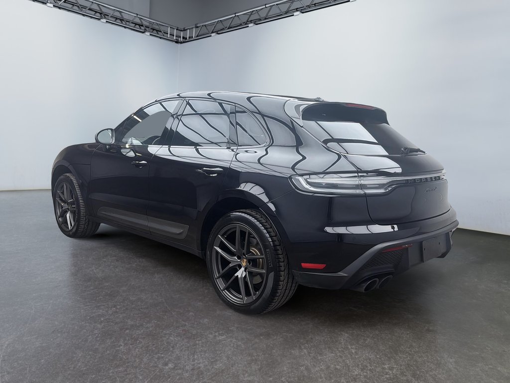 2024 Porsche Macan T AWD in Laval, Quebec - 3 - w1024h768px