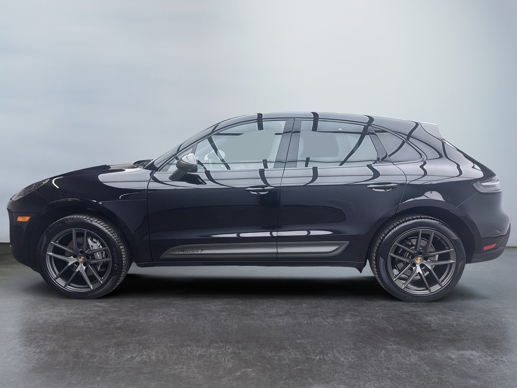2024 Porsche Macan T AWD in Laval, Quebec - 2 - w1024h768px