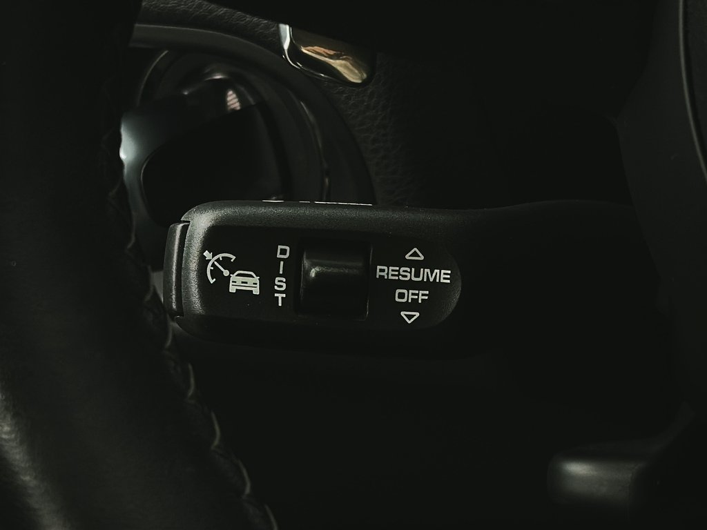 Porsche Macan Premium Package Plus 2024 à Laval, Québec - 18 - w1024h768px