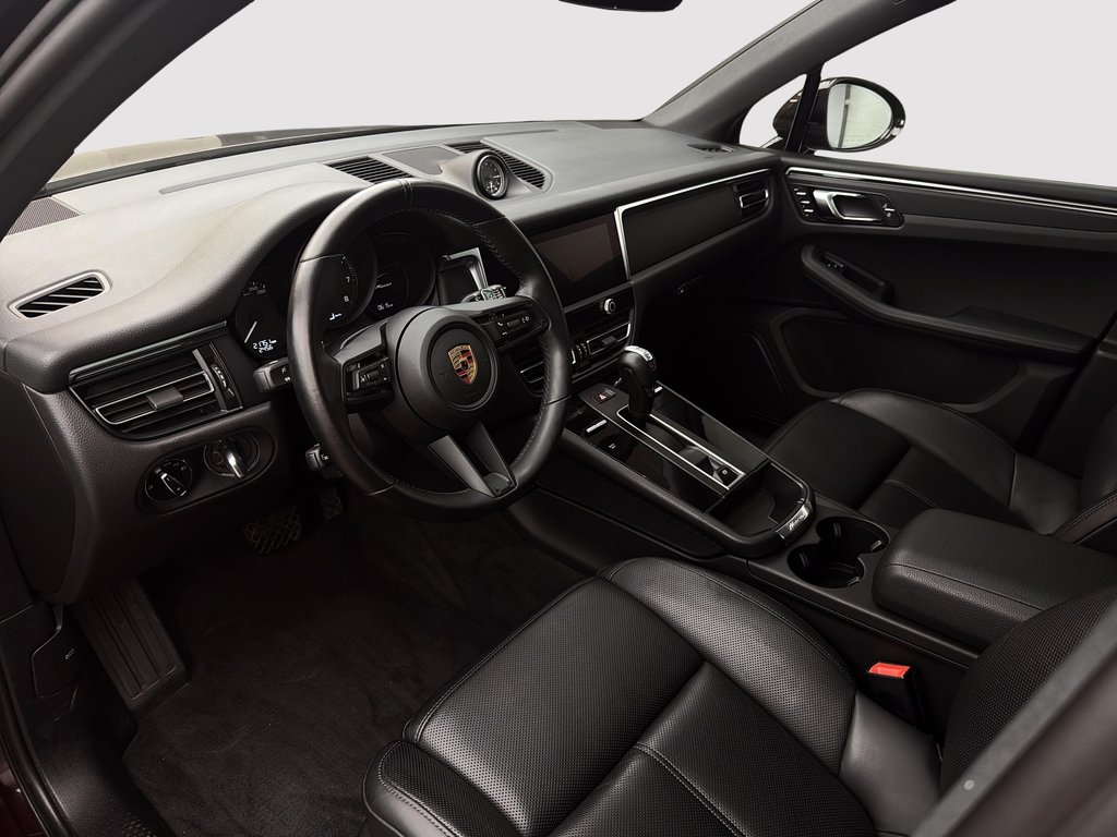 Porsche Macan Premium Package Plus 2024 à Laval, Québec - 24 - w1024h768px