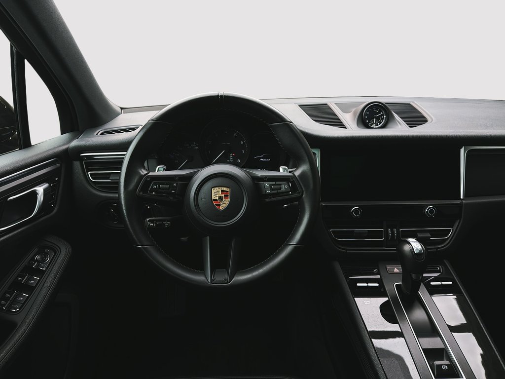 Porsche Macan Premium Package Plus 2024 à Laval, Québec - 15 - w1024h768px