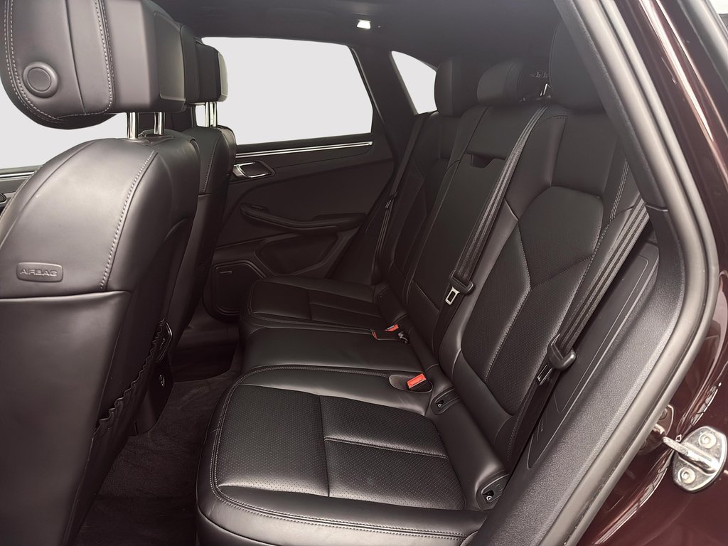 Porsche Macan Premium Package Plus 2024 à Laval, Québec - 23 - w1024h768px