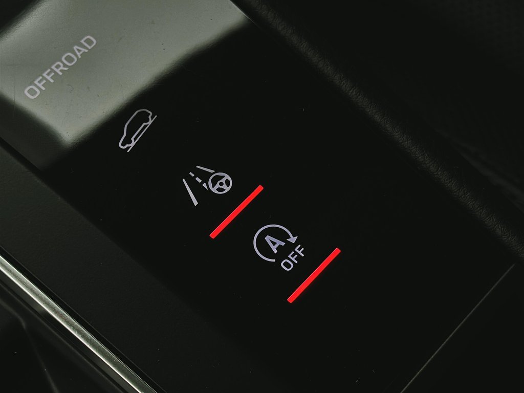 2024 Porsche Macan S Premium Package Plus in Laval, Quebec - 23 - w1024h768px