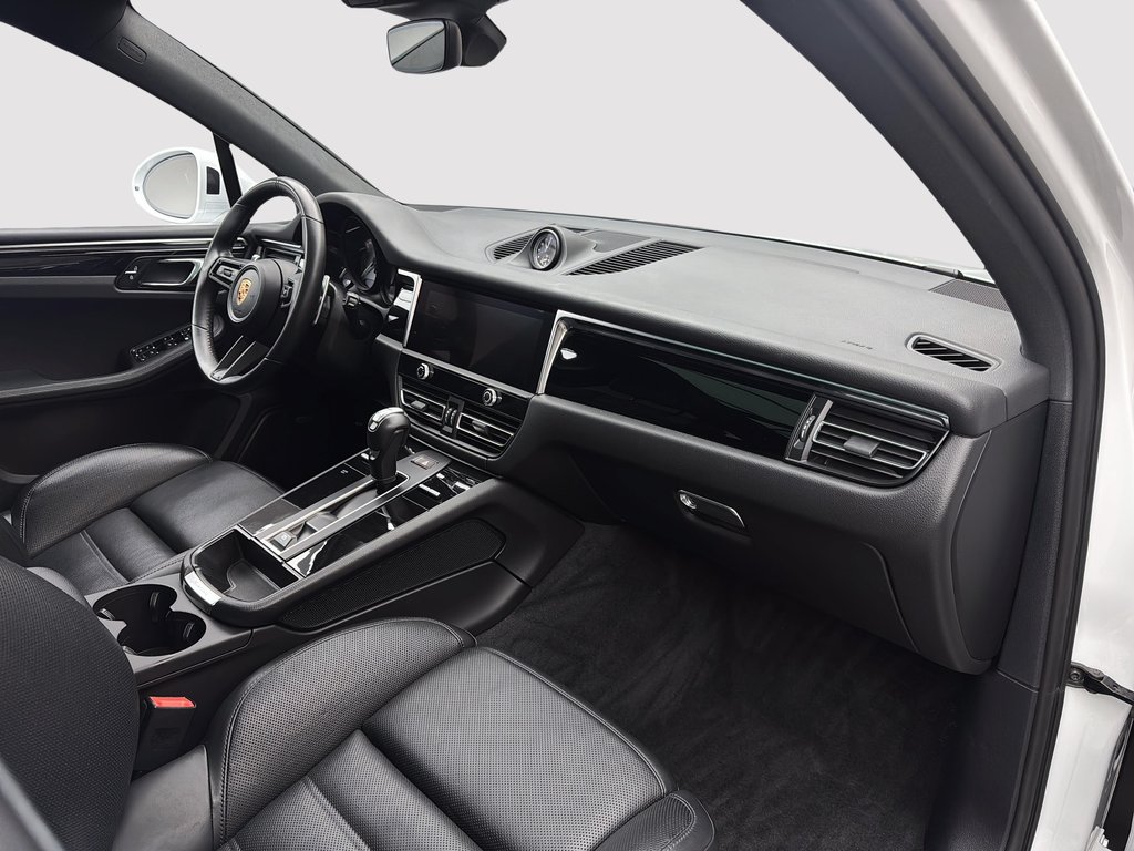2024 Porsche Macan S Premium Package Plus in Laval, Quebec - 25 - w1024h768px