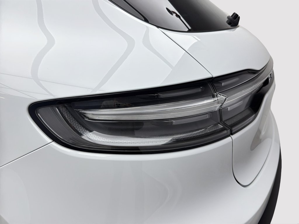 2024 Porsche Macan S Premium Package Plus in Laval, Quebec - 10 - w1024h768px