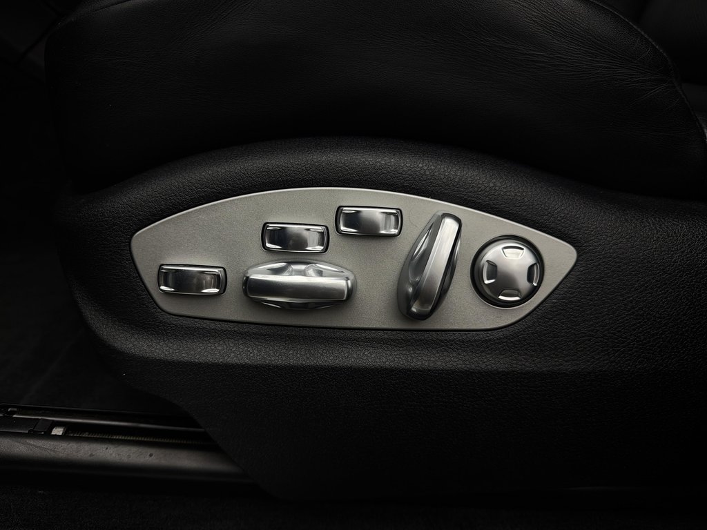 2024 Porsche Macan S Premium Package Plus in Laval, Quebec - 26 - w1024h768px