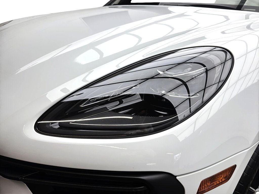 2024 Porsche Macan S Premium Package Plus in Laval, Quebec - 9 - w1024h768px