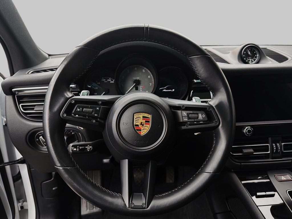 2024 Porsche Macan S Premium Package Plus in Laval, Quebec - 16 - w1024h768px