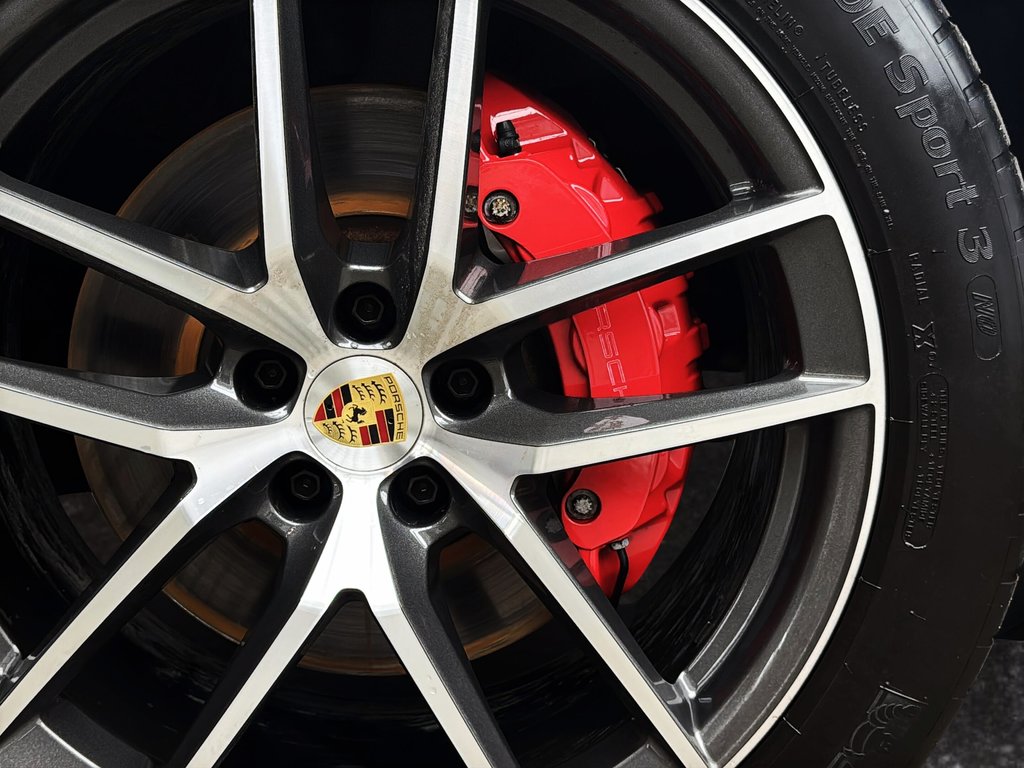 2024 Porsche Macan S Premium Package Plus in Laval, Quebec - 12 - w1024h768px
