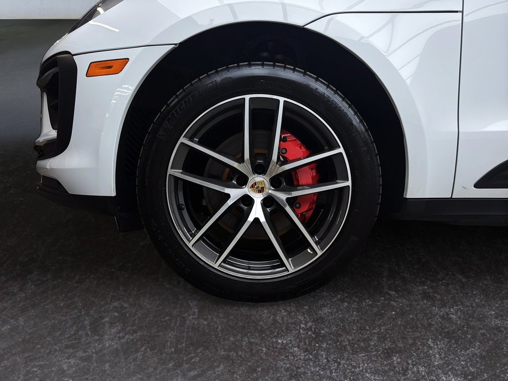 2024 Porsche Macan S Premium Package Plus in Laval, Quebec - 11 - w1024h768px