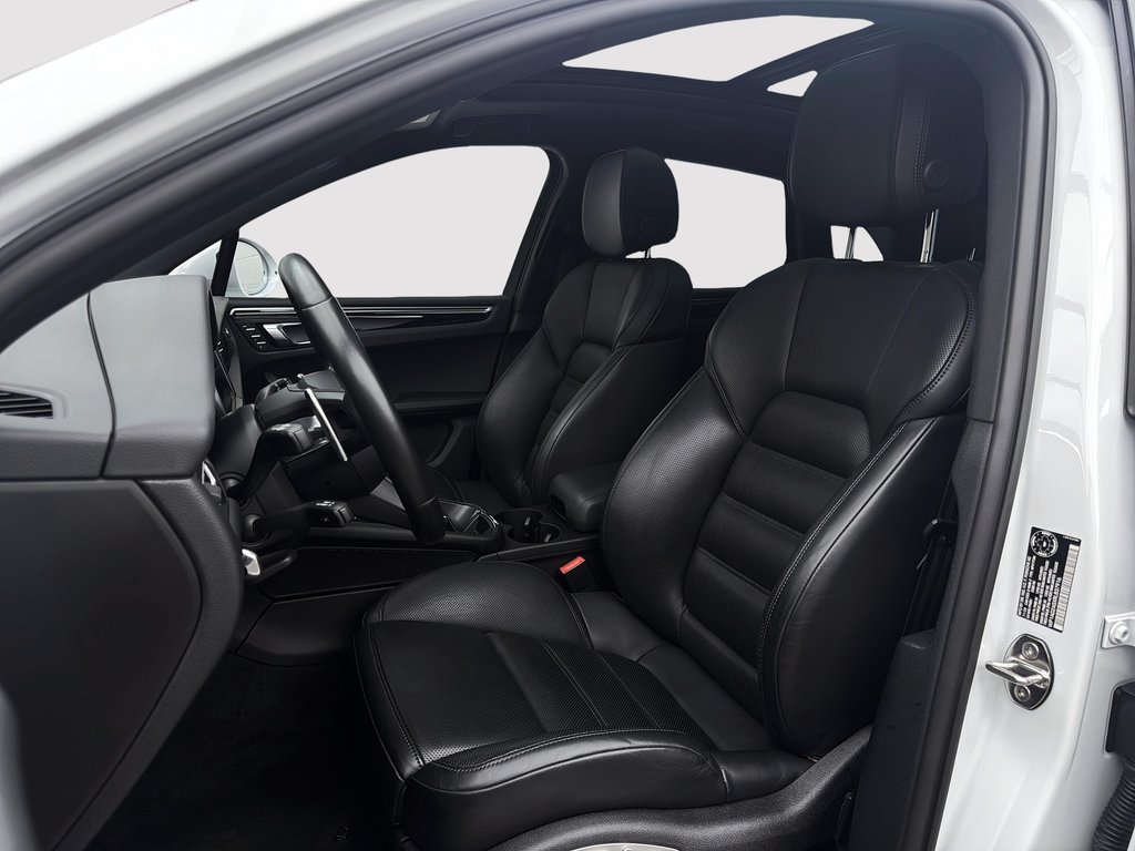 2024 Porsche Macan S Premium Package Plus in Laval, Quebec - 14 - w1024h768px