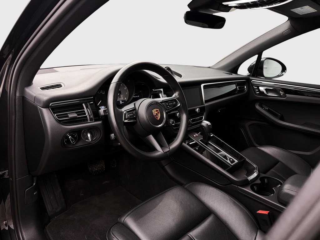 2024 Porsche Macan S Premium Package Plus in Laval, Quebec - 13 - w1024h768px