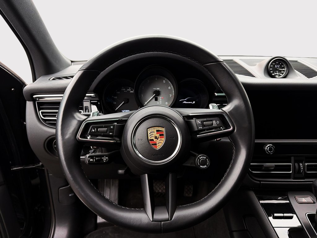 2024 Porsche Macan S Premium Package Plus in Laval, Quebec - 16 - w1024h768px