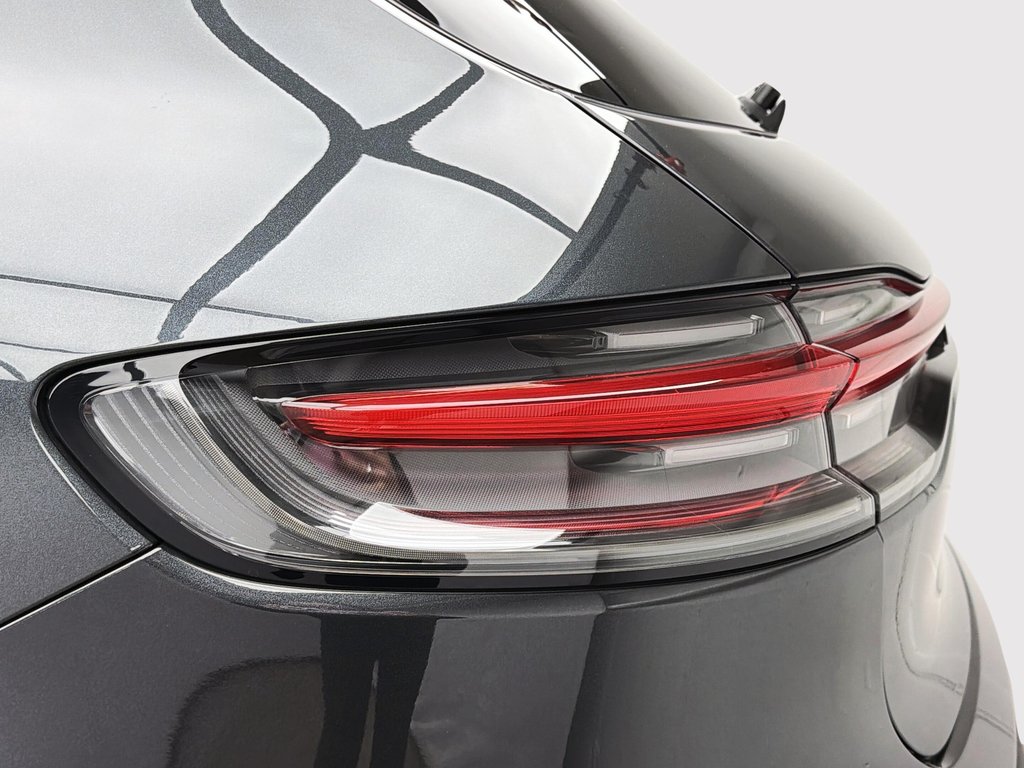 2024 Porsche Macan S Premium Package Plus in Laval, Quebec - 10 - w1024h768px