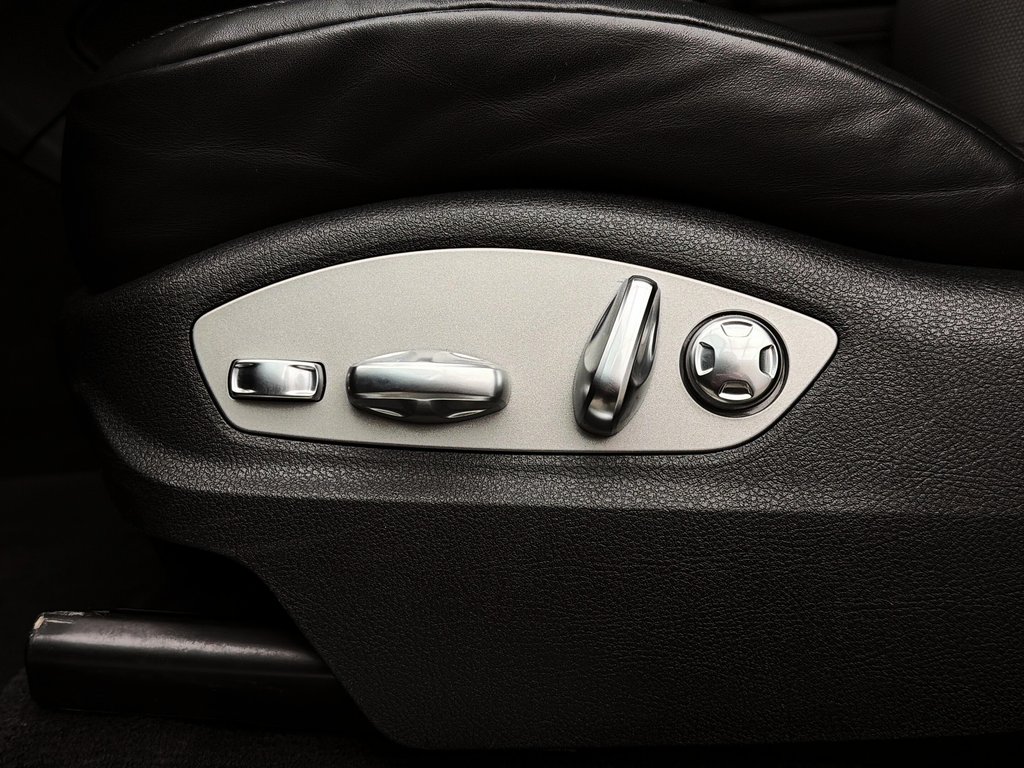 2024 Porsche Macan S Premium Package Plus in Laval, Quebec - 31 - w1024h768px