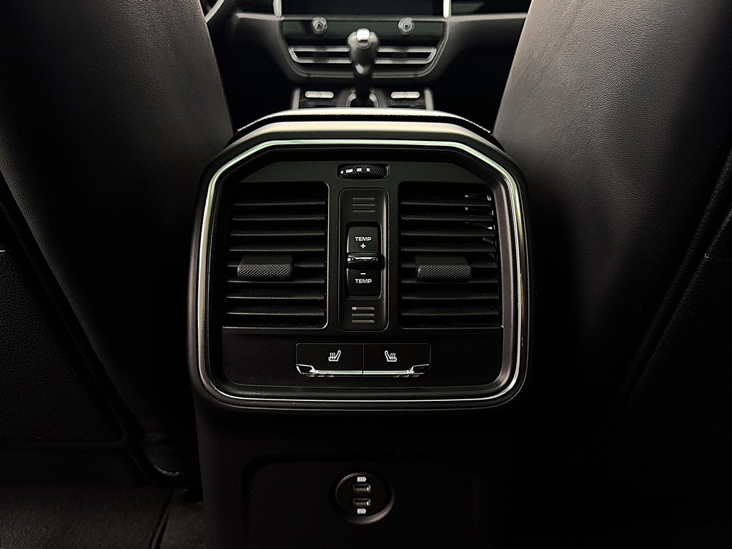 2024 Porsche Macan S Premium Package Plus in Laval, Quebec - 27 - w1024h768px