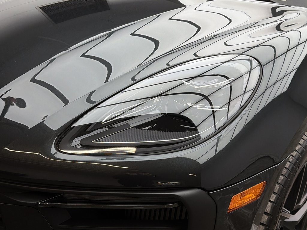 2024 Porsche Macan S Premium Package Plus in Laval, Quebec - 9 - w1024h768px