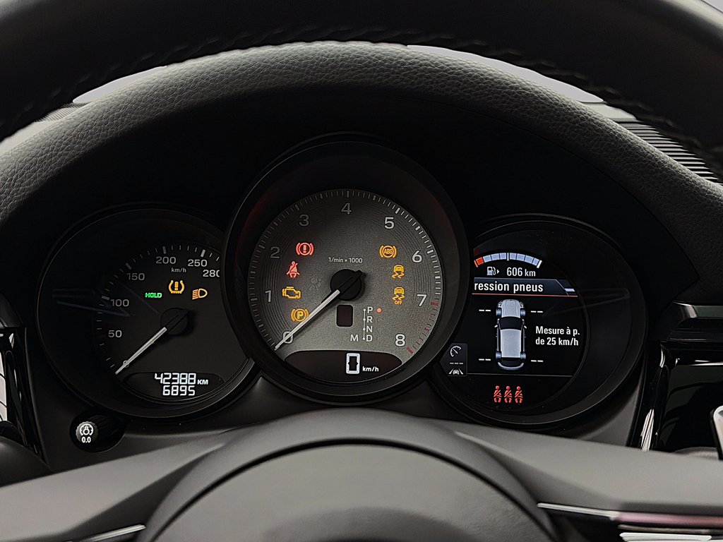 2024 Porsche Macan S Premium Package Plus in Laval, Quebec - 19 - w1024h768px