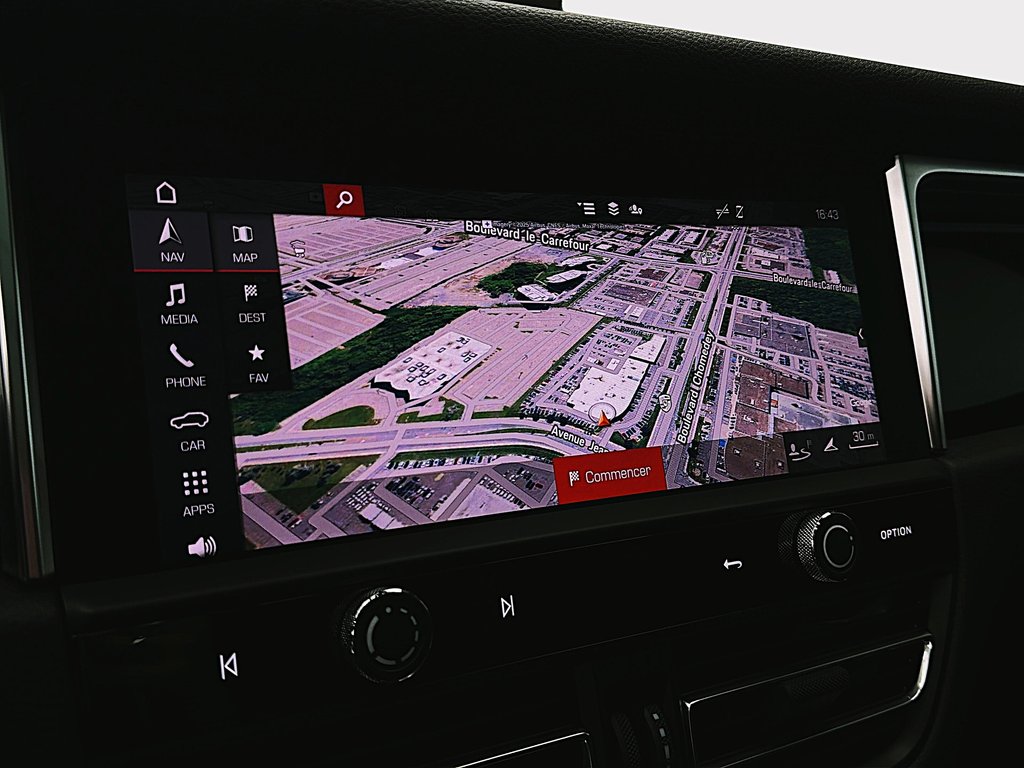 2024 Porsche Macan S Premium Package Plus in Laval, Quebec - 24 - w1024h768px