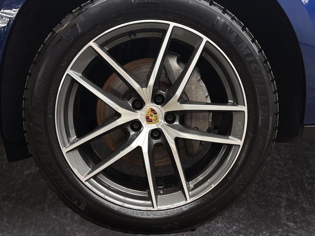 Porsche Macan Premium Package Plus 2024 à Laval, Québec - 11 - w1024h768px