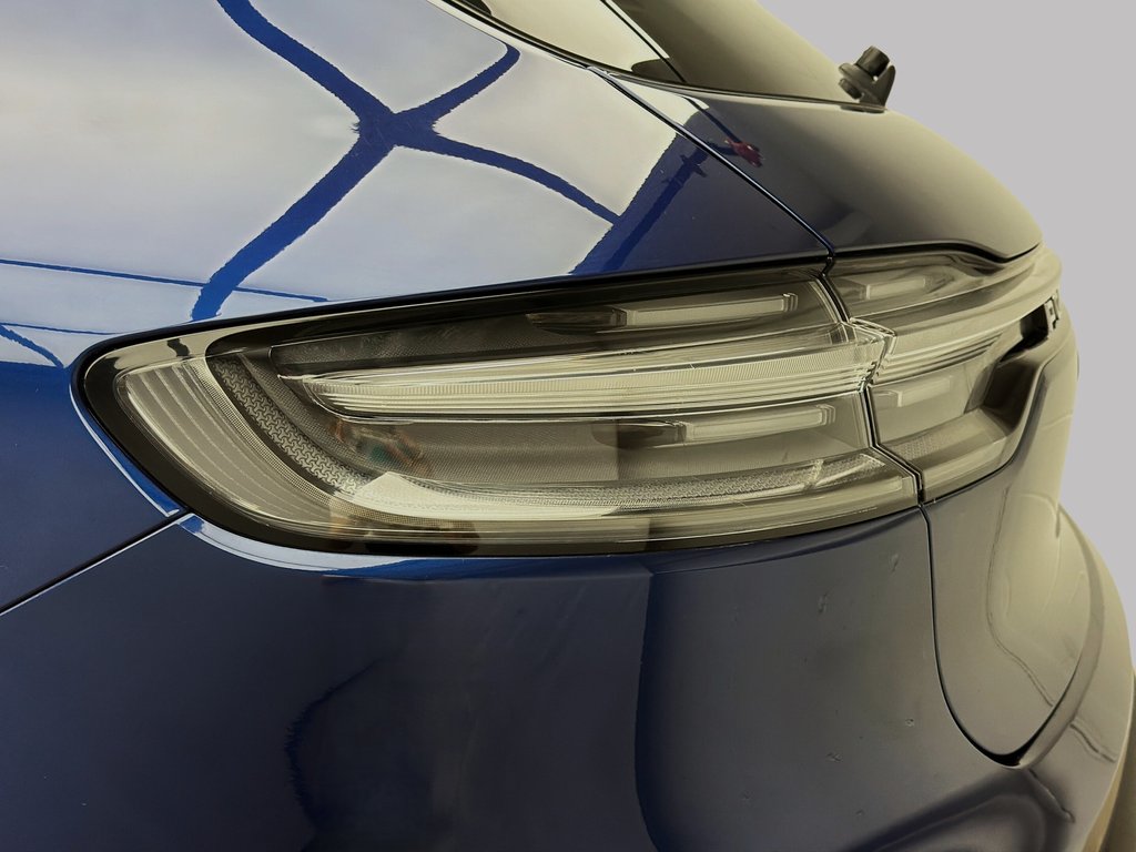 Porsche Macan Premium Package Plus 2024 à Laval, Québec - 9 - w1024h768px