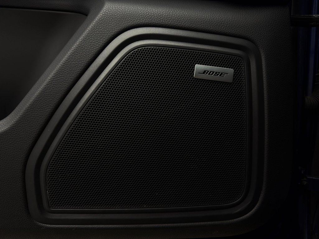 Porsche Macan Premium Package Plus 2024 à Laval, Québec - 30 - w1024h768px