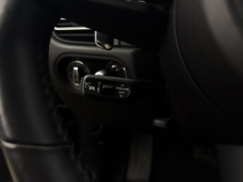 Porsche Macan Premium Package Plus 2024 à Laval, Québec - 17 - w1024h768px