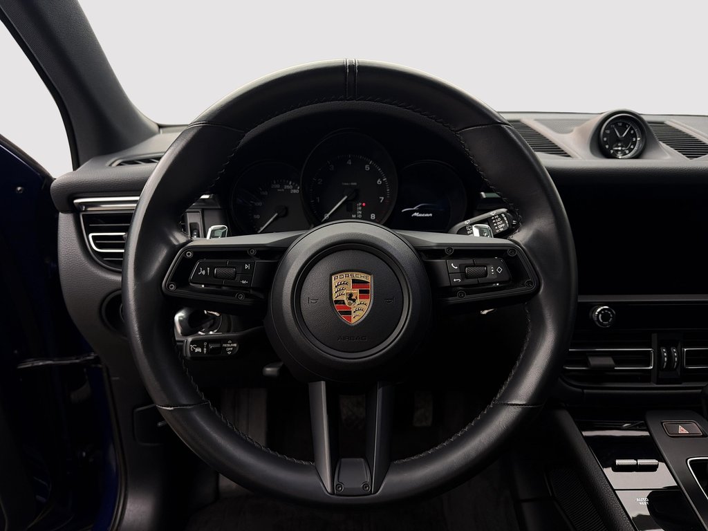 Porsche Macan Premium Package Plus 2024 à Laval, Québec - 15 - w1024h768px