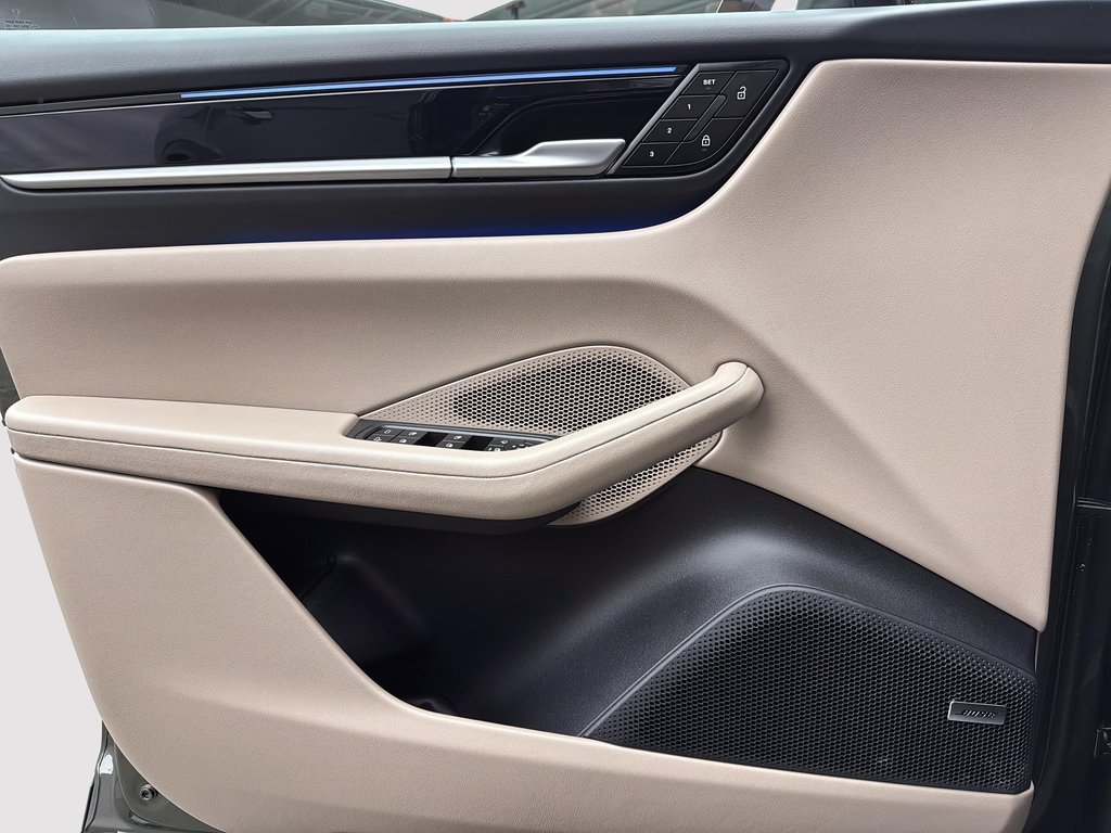 Porsche Macan Electric 4 Premium Package 2024 à Laval, Québec - 27 - w1024h768px