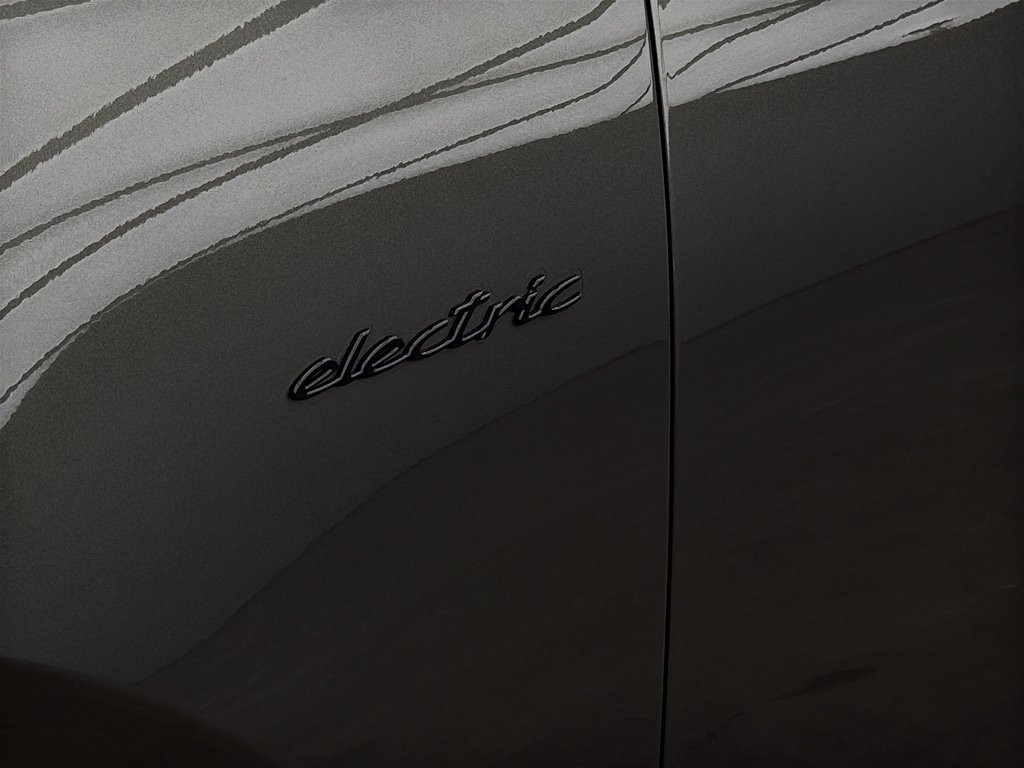 Porsche Macan Electric 4 Premium Package 2024 à Laval, Québec - 8 - w1024h768px