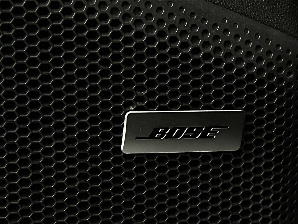 Porsche Macan Electric 4 Premium Package 2024 à Laval, Québec - 31 - w1024h768px