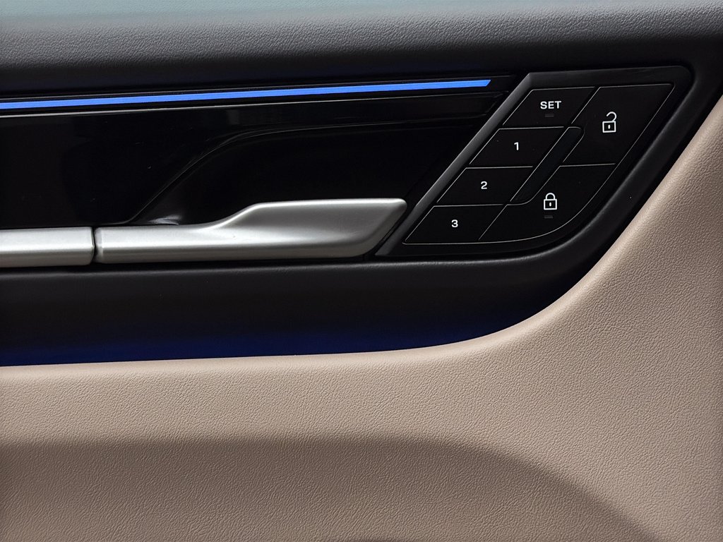 Porsche Macan Electric 4 Premium Package 2024 à Laval, Québec - 28 - w1024h768px