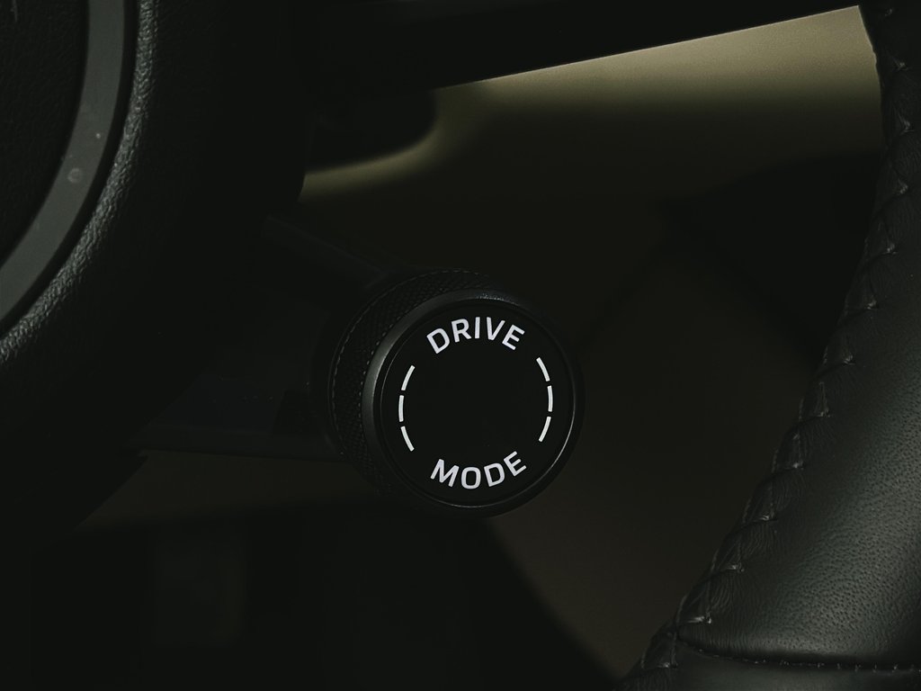 Porsche Macan Electric 4 Premium Package 2024 à Laval, Québec - 21 - w1024h768px