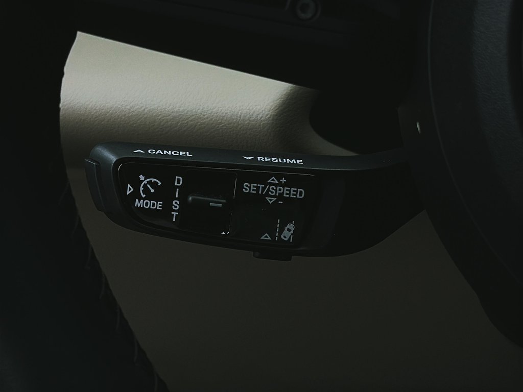 Porsche Macan Electric 4 Premium Package 2024 à Laval, Québec - 19 - w1024h768px