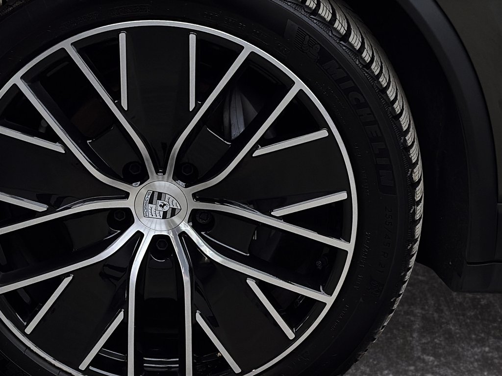 Porsche Macan Electric 4 Premium Package 2024 à Laval, Québec - 13 - w1024h768px