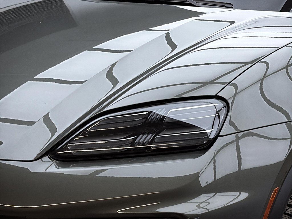 Porsche Macan Electric 4 Premium Package 2024 à Laval, Québec - 10 - w1024h768px