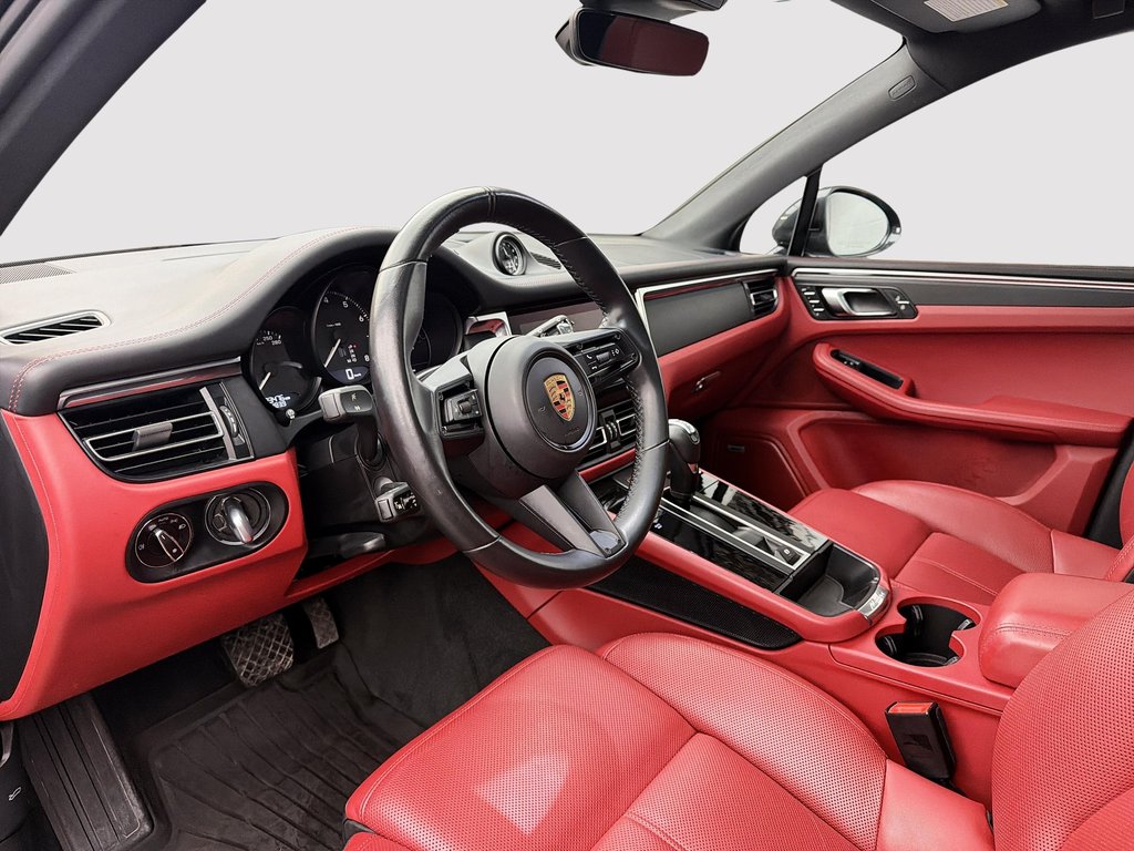 2024 Porsche Macan Premium Package Plus in Laval, Quebec - 12 - w1024h768px