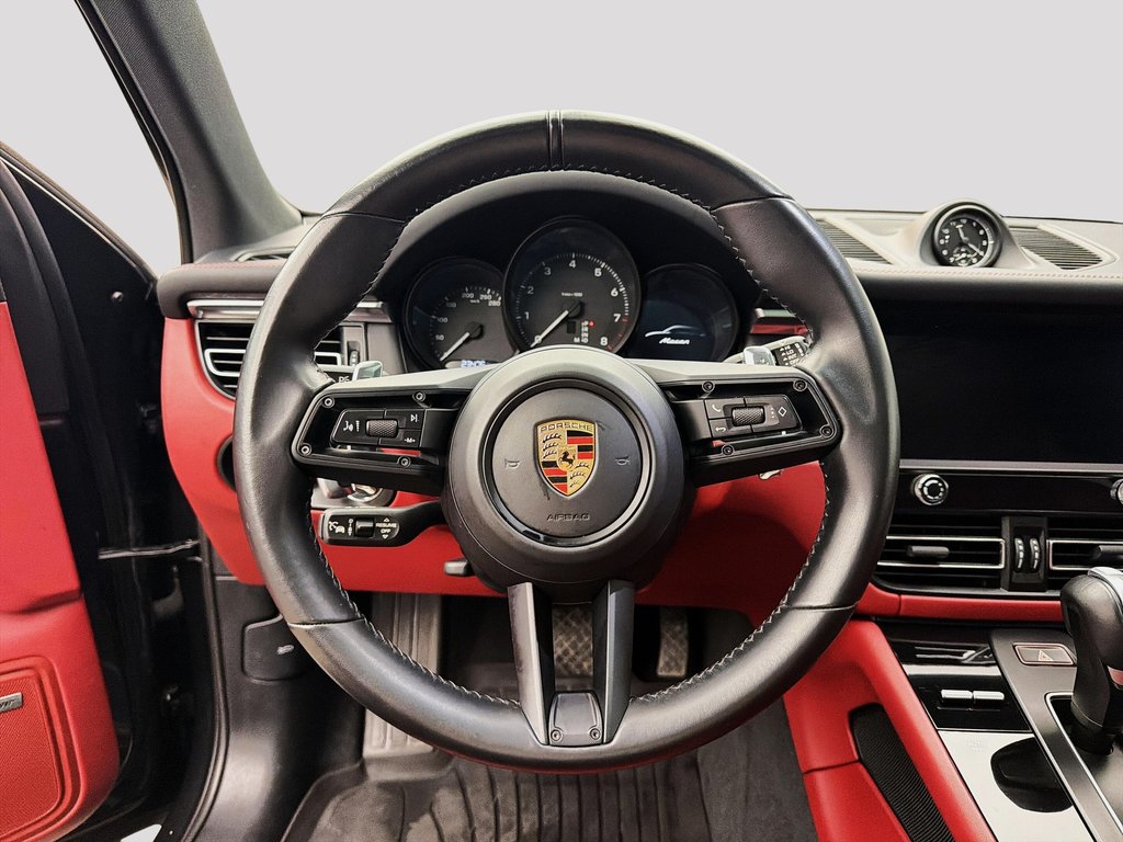 2024 Porsche Macan Premium Package Plus in Laval, Quebec - 15 - w1024h768px