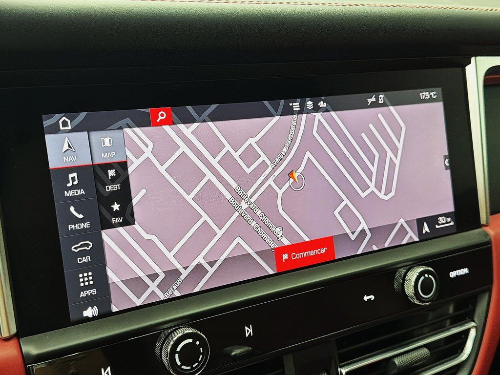 2024 Porsche Macan Premium Package Plus in Laval, Quebec - 23 - w1024h768px