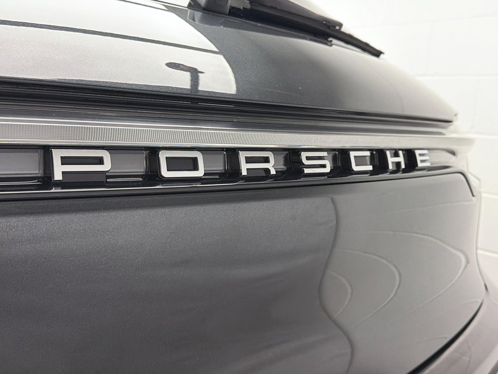 2024 Porsche Macan Premium Package Plus in Laval, Quebec - 7 - w1024h768px